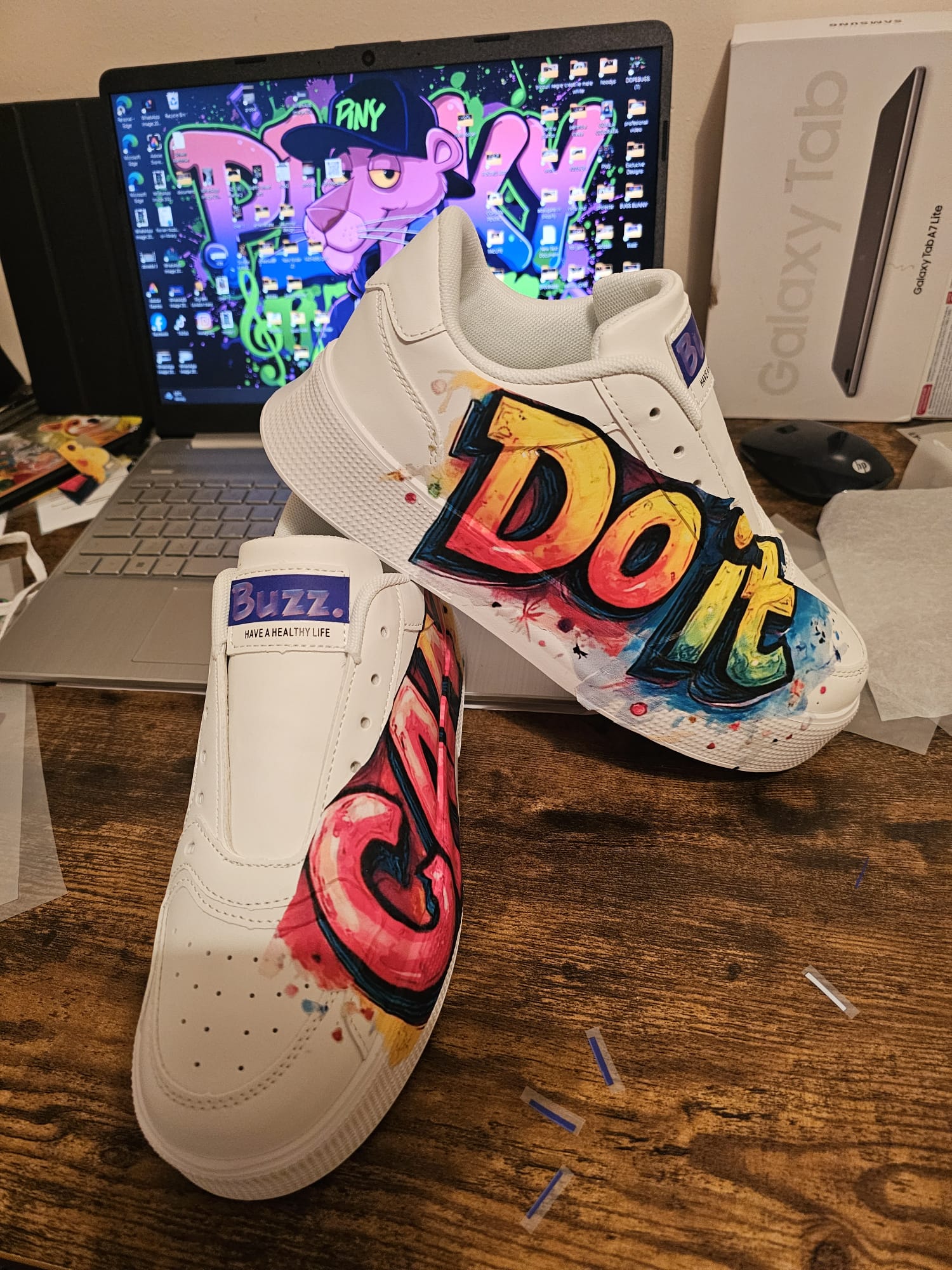 Buzz.Graffiti Sneakers – "Can Do It"