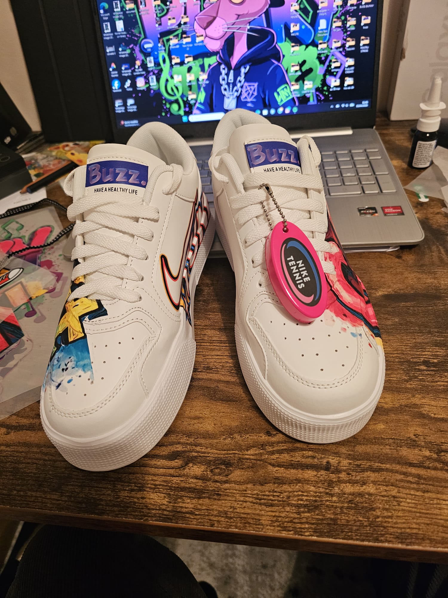 Buzz.Graffiti Sneakers – "Can Do It"